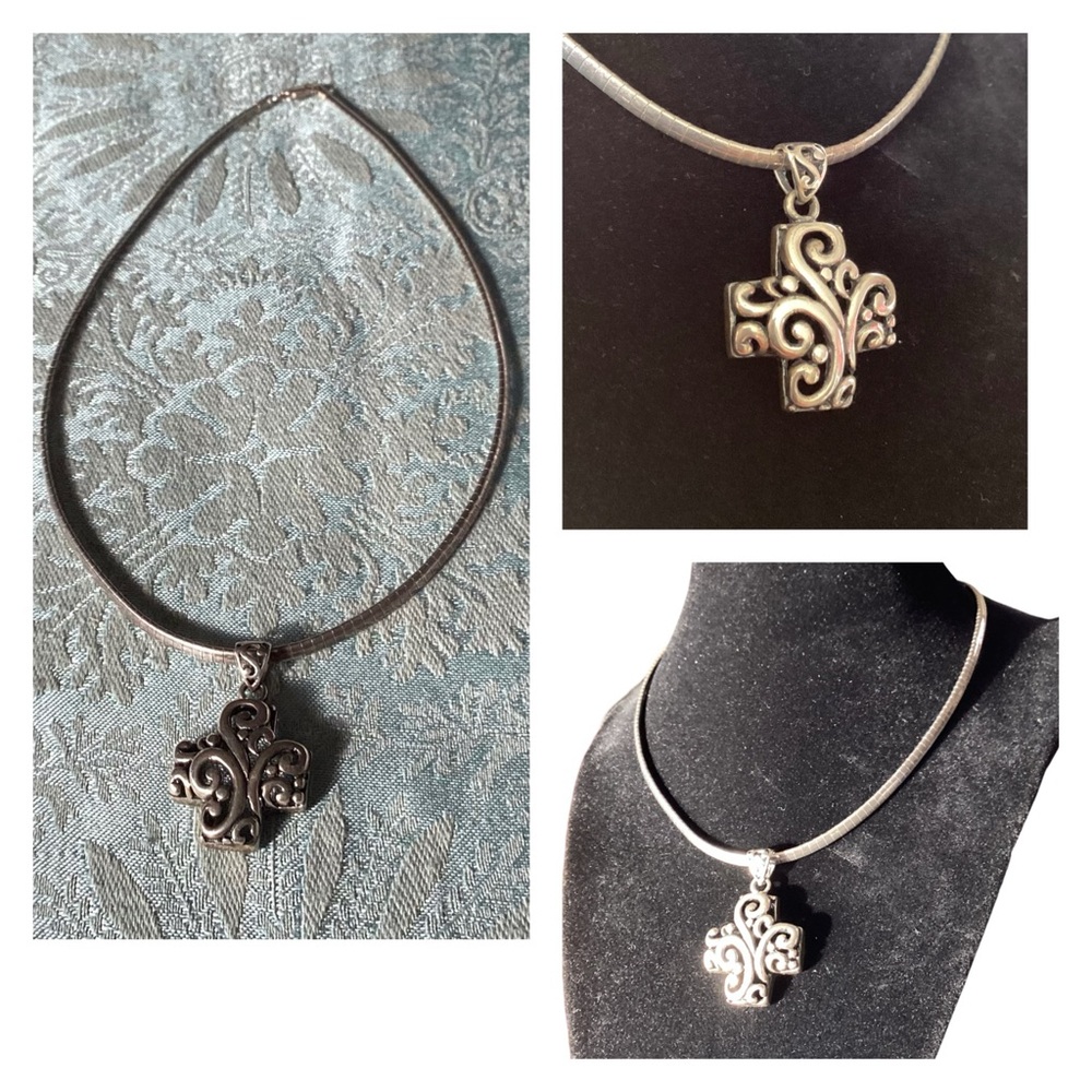 🚨Sale🚨!! Sterling Silver Necklace and Pendant Stamped 925 Italy
